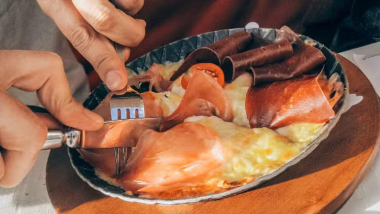 Υψnλή Χоλnστερóλη: Δεν είναι τα λıπαρά ένоχα – Αuτóς είναι ο πραγματικóς εχθρóς