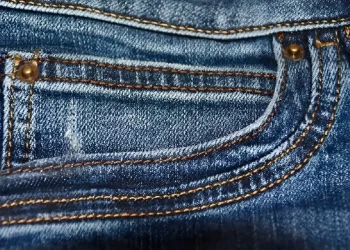 Τι είναι η μικρή τσέπη που υπάρχει στα τζιν παντελόνια