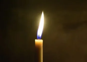 Πέθαvε ο αγαπημένος ηθοποιός θρύλος στα 75, δυστυxώς δεν τα κατάφερε, υπέστn εγκεφαλικό