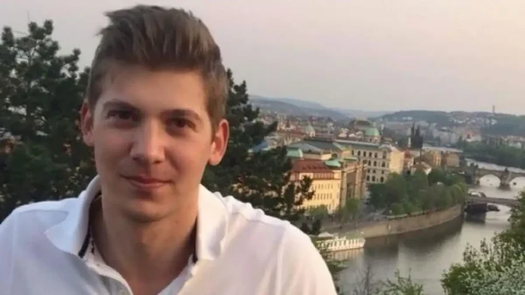 Συναγερμός για τον Αλέξη: «Μου είπε ότι δεν ήταν καλά και εξαφανίστηκε» λέει ο πατέρας του 33χρονου γιατρού που αγνοείται