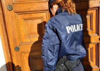 Φρίκη: 55χρονη κατηγορείται ότι βίαζε τον γιο της οικιακής βοηθού της από την ηλικία των 9 ετών