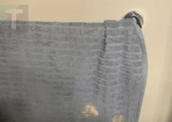 Η αλήθεια για τους πορτοκαλί λεκέδες στις πετσέτες που δεν φεύγουν