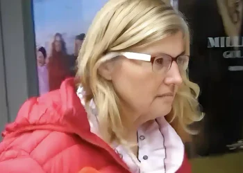 Αγρίεψε η 55χρονη δασκάλα από το Λουτράκι – Περνάει τώρα στην αντεπίθεση