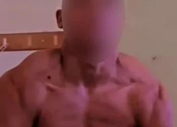 Λάτρης της γυμναστικής και του TikTok ο Ρομά που ξυλοκόπησε άγρια και λήστεψε δύο ηλικιωμένα αδέρφια σε χωριό της Τρίπολης