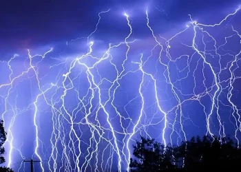 Προειδοποίηση για την κακοκαιρία: «Δεν έχει τελειώσει» – Οι 7 «κόκκινες» περιοχές που θα «χτυπήσει» τις επόμενες ώρες