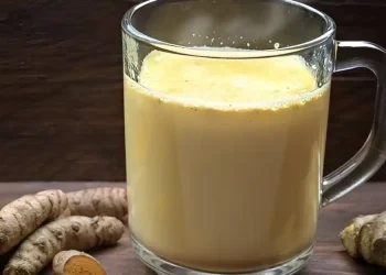 Χρυσό γάλα: Το ρόφημα που θα σας βοηθήσει να κοιμηθείτε «σαν πουλάκι»