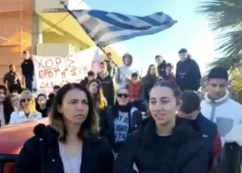 Μαθητές προχωρούν σε καταλήψεις των σχολείων τους για να στηρίξουν τους αγρότες-γονείς τους