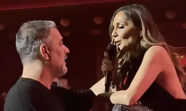 Έλιωσε όλο το Κέντρο Αθηνών: Ο Μπισμπίκης έδωσε το πιο ρουφηχτό φιλί στην Βανδή μπροστά σε όλους