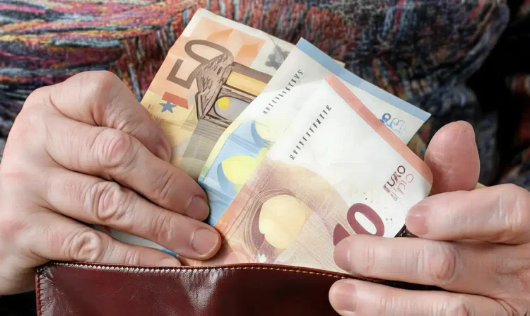 Συντάξεις 2026: Πότε θα καταβληθούν και πόσα θα κερδίσουν οι συνταξιούχοι
