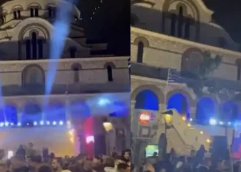 Δεν ξανάγινε! Πάρτι με ηλεκτρονική μουσική μπροστά πασίγνωστη εκκλησία, με τις ευλογίες του Δήμου Αθηναίων – Έξαλλοι οι κάτοικοι της περιοχής