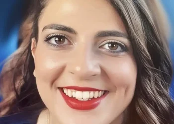 Το συγκινητικό αντίο των μαθητών της και τον συναδέλφων της 31χρονης εκπαιδευτικού και ορειβάτισσας που έχασε τη ζωή της στα Βαρδούσια