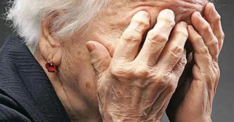 Ο αδερφός μου έκλεισε τη μάνα μας σε γηροκομείο. Να αγαπάτε τους γονείς σας ως το τέλος, ζητώ συγγνώμη!