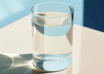 Πώς να πίνετε σωστά νερό για να φροντίζετε την υγεία σας