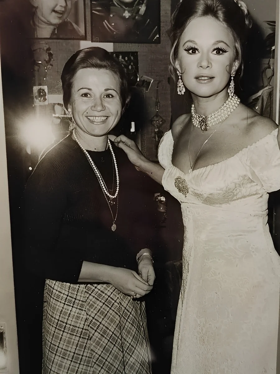 Τυφλή και ξεχασμένη από τους συναδέλφους της ζει τα τελευταία χρόνια η γνωστή Ελληνίδα ηθοποιός 2 3333 9