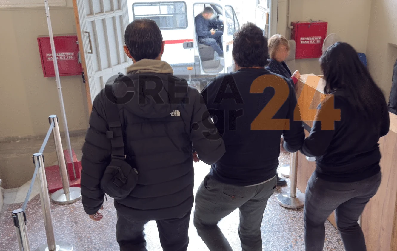 Βίαζε τις 2 κόρες του και τις σακάτευε στο ξύλο αν έβγαζαν άχνα - «Γονάτισαν» οι αστυνομικοί της ΕΛ.ΑΣ όταν άκουσαν τα 3 παιδιά 1 eisaggeleas