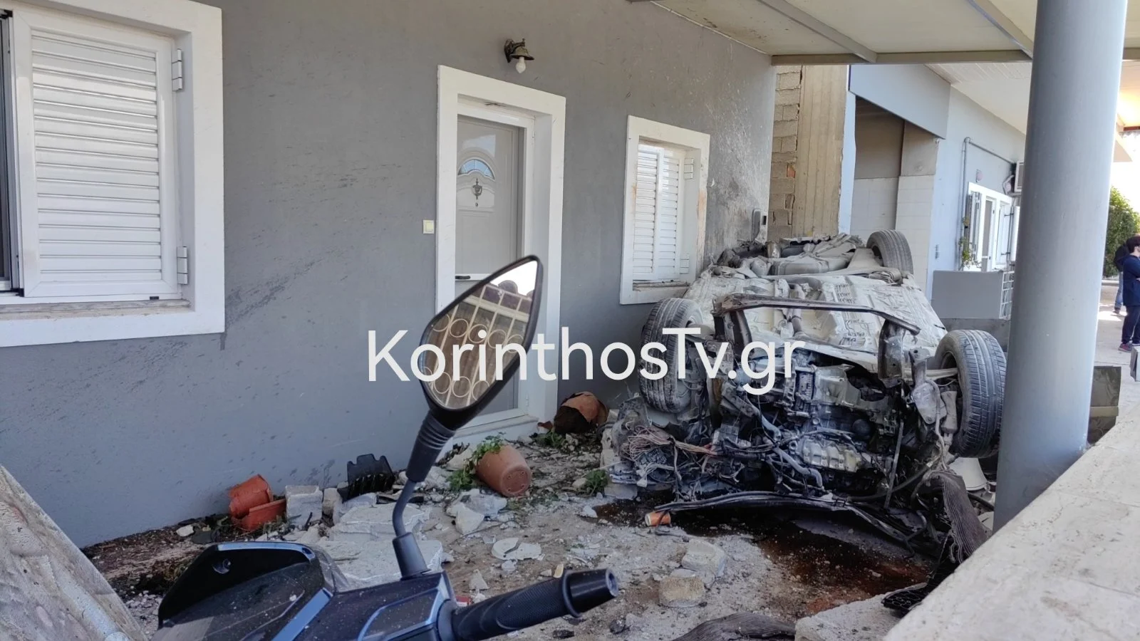 Τραγωδία σοκ στην χώρα μας με δυο νεκρά παιδιά - Αυτοκίνητο καρφώθηκε σε σπίτι 6 img 88d7b26e8c7929163c49e052bbfbce27 v 1