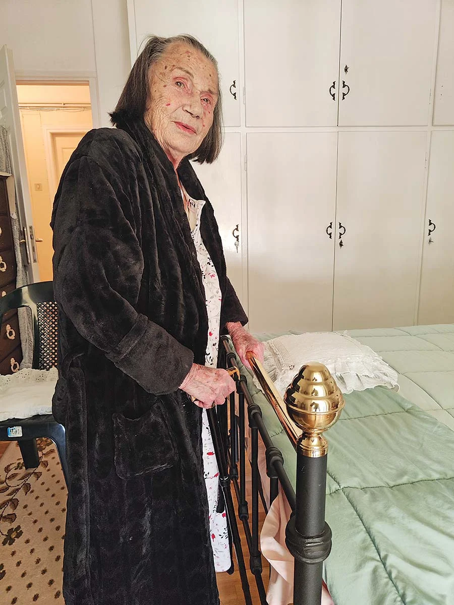 Τυφλή και ξεχασμένη από τους συναδέλφους της ζει τα τελευταία χρόνια η γνωστή Ελληνίδα ηθοποιός 3 mpatista180454