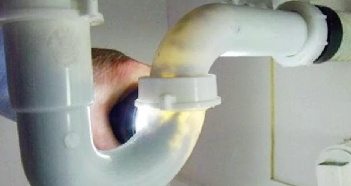 Ρίξτε αλάτι μέσα στην τουαλέτα και θα καταλάβετε – Αυτά δεν μας τα λένε οι υδραυλικοί