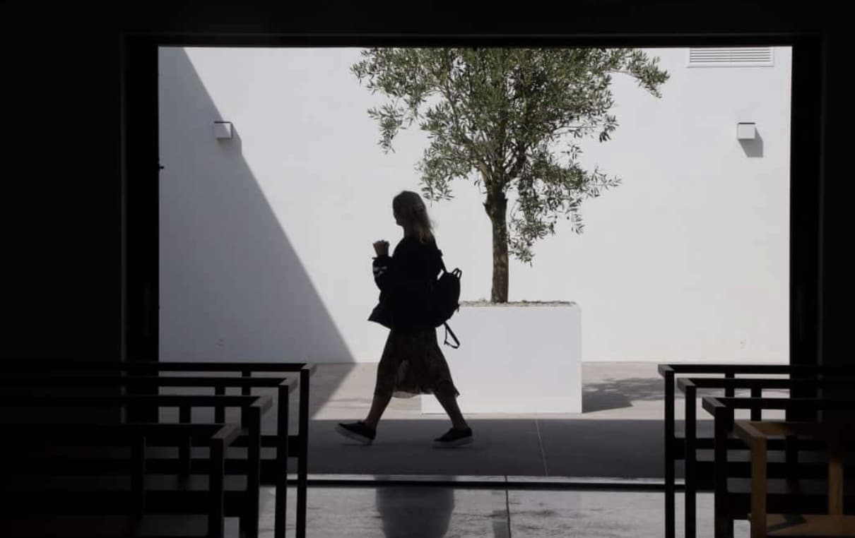 Η επανάσταση της αποτέφρωσης στην Ελλάδα – Οι 3 βασικοί λόγοι που επιλέγουν πολλοί να αποτεφρωθούν 2 stigmiotypo othonis 2026 01 10 21.18.14 1