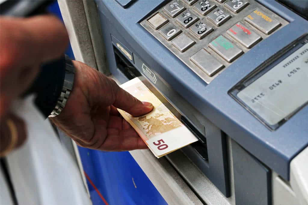 Δέκα «μαχαίρια» στις συντάξεις - Πώς χιλιάδες άνθρωποι θα χάσουν 3,5 δισ. ευρώ μέσα στο 2026 1 syntaxeis 4