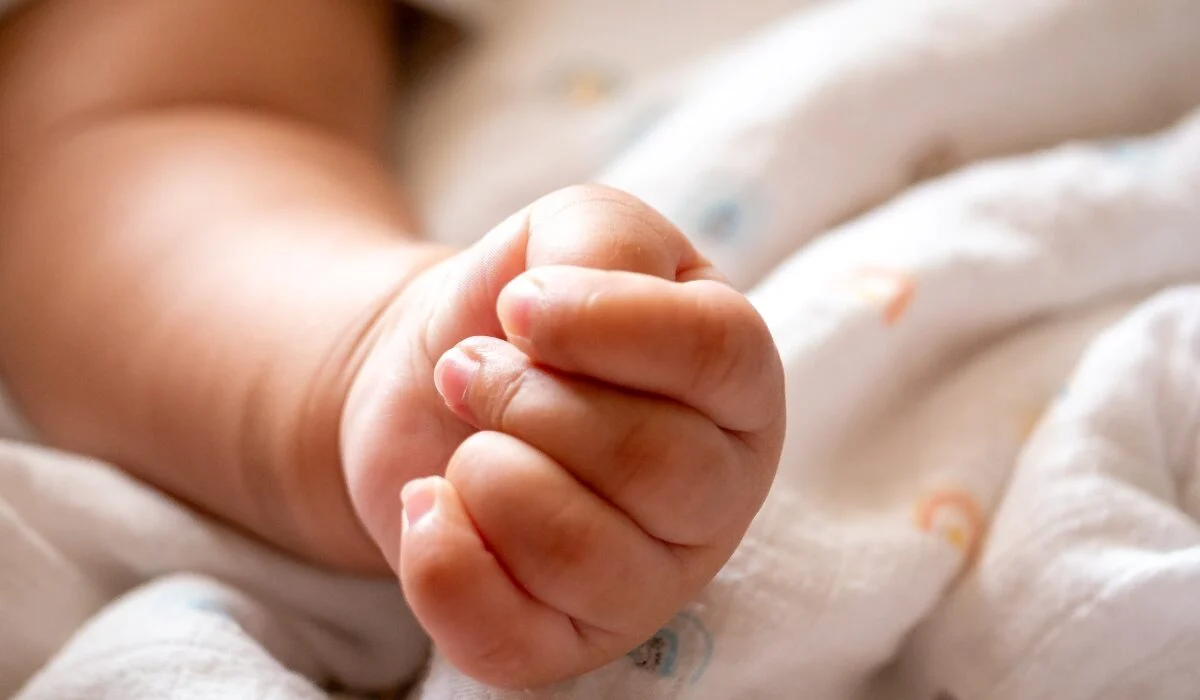 Τραγωδία: Βρέφος πέθανε λίγες ώρες μετά τη γέννησή του 3 vrefos