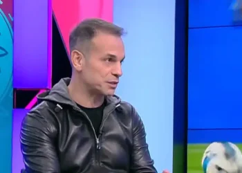 Ντέμης Νικολαΐδης: «Δεν είδα έναν διαιτητή που μπήκε μέσα να παίξει εναντίον της ΑΕΚ στο ντέρμπι με τον Ολυμπιακό»