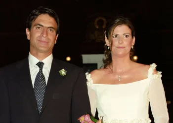 Συγκλονίζει η Αλεξία Έβερτ για το ιατρικό λάθος στον σύζυγό της: «Πήγε στο νοσοκομείο για έναν πονοκέφαλο και δεν γύρισε ο ίδιος»