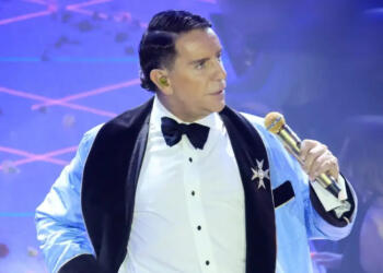 ΜΟΛΙΣ ΜΑΘΕΥΤΗΚΕ ΓΙΑ ΤΗΝ ΜΗΤΕΡΑ ΤΟΥ ΓΙΩΡΓΟΥ ΜΑΖΩΝΑΚΗ