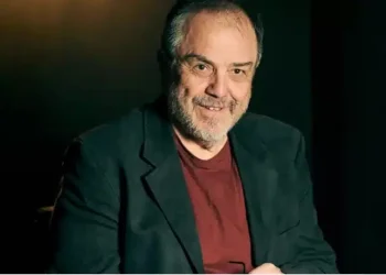 Πέθανε ο Κώστας Νταλιάνης, σκηνοθέτης, ιδρυτής του θεάτρου «Μοντέρνοι Καιροί»