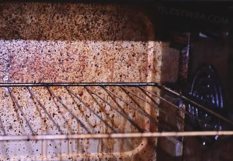 Η γιαγιά μου μου δίδαξε ένα απίστευτα εύκολο κόλπο για να κάνω τις σχάρες φούρνου να φαίνονται ολοκαίνουργιες με μηδενική προσπάθεια