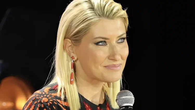 Έδωσε το πρώτο σημάδι χαράς – Τα πρώτα λόγια της Σίας Κοσιώνη μετά την αγωνία στη ΜΕΘ