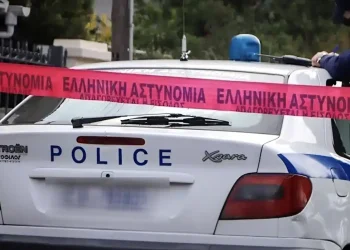 ΒΡΕΘΗΚΑΝ ΣΤΗΝ ΑΛΙΑΡΤΟ ΤΑ ΔΥΟ ΑΝΗΛΙΚΑ ΚΟΡΙΤΣΙΑ ΠΟΥ ΕΙΧΑΝ ΕΞΑΦΑΝΙΣΤΕΙ ΑΠΟ ΤΟΝ ΚΟΡΥΔΑΛΛΟ