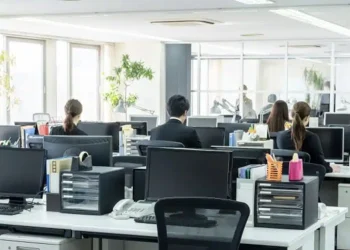 Η Ευρωπαϊκή Ένωση ψάχνει 1.490 υπαλλήλους: 5.010 ευρώ το μήνα χωρίς εμπειρία – Πώς να κάνεις αίτηση