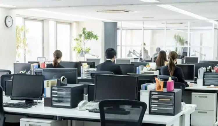 Η Ευρωπαϊκή Ένωση ψάχνει 1.490 υπαλλήλους: 5.010 ευρώ το μήνα χωρίς εμπειρία – Πώς να κάνεις αίτηση