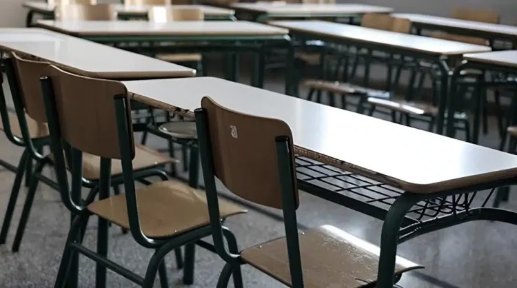 Τρίκαλα: Γιαγιά πήγε να πάρει τους βαθμούς του εγγονού της και έγινε χαμός