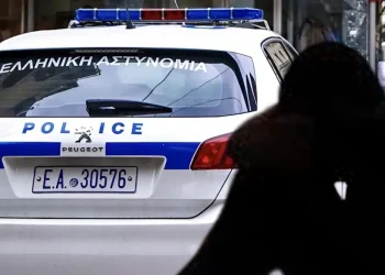 Νίκαια: Συνελήφθησαν δύο νεαροί που βασάνισαν, βiασαν ανήλικο και τραβούσαν βiντεο με ανήλικη συνεργό