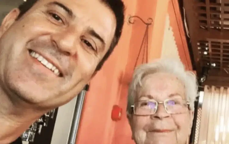 Παναγιώτης Στάθης: Ραγίζει καρδιές το αντίο στη μητέρα του – «Θα μου λείπεις πάντα»