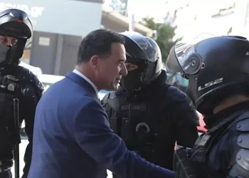 Άδωνις σε άνδρες της ΟΠΚΕ: «Σας λατρεύω, σας αγαπάω παραπάνω από ό,τι νομίζετε»