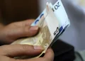 Επίδομα 200 ευρώ: Τι ισχύει για όσους έχουν παιδιά