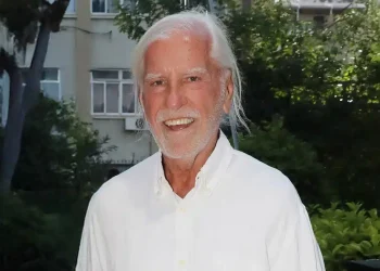 Πέθανε ο θρύλος της νυχτερινής διασκέδασης Λάκης Ραπτάκης