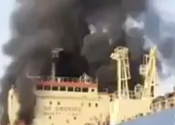 Πόλεμος στη Μέση Ανατολή: Επίθεση σε ελληνόκτητο δεξαμενόπλοιο ανοιχτά του Ντουμπάι