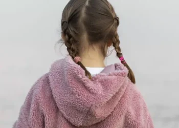 Θεσσαλονίκη: Φρίκη και αηδία μέσα στο διαμέρισμα που ζούσε η 6χρονη ανιψιά του