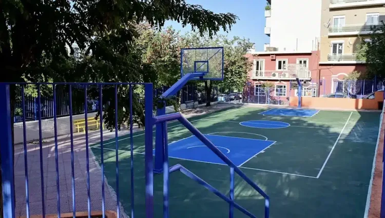 Αποτροπιασμός σε σχολείο: Υποχρεώσαν μαθητή δημοτικού να πιει νερό από τουαλέτα