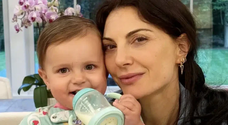 44χρονη αγόρασε σπέpμα online για να γίνει μητέρα – Έναν χρόνο αργότερα έμαθε την αλήθεια για την κόρη της στο Facebook