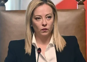 Μελόνι: «H Ιταλία μειώνει τους φόρους στα καύσιμα για τις επόμενες τρεις εβδομάδες»