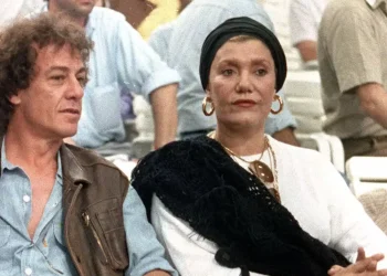 Όταν η Μαρινέλλα έγραψε και τραγούδησε «Με τoν Γκάλη, τον Γιαννάκη» για να υμνήσει τον μπασκετικό Άρη