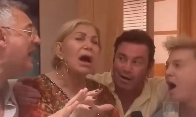 Συγκλονίζει το τελευταίο βίντεο της Μαρινέλλας: Τραγουδώντας το «Χάρτινο Φεγγαράκι» λίγο πριν το Ηρώδειο