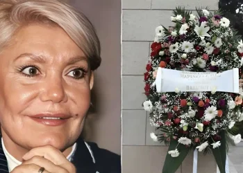 «Ήσουν για εκείνον…» Το στεφάνι που ξεχώρισε στην κηδεία της Μαρινέλλας – Όλοι σχολίαζαν το ίδιο