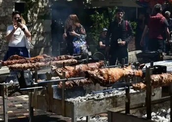 Ξεφεύγουν οι τιμές για το Πάσχα – Τόσο θα πάει το κιλό σε κατσίκι και αρνί