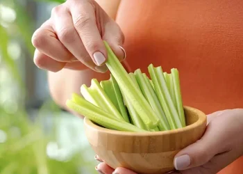 Λόγοι για τους οποίους πρέπει να αρχίσετε να τρώτε σέλερι πιο συχνά